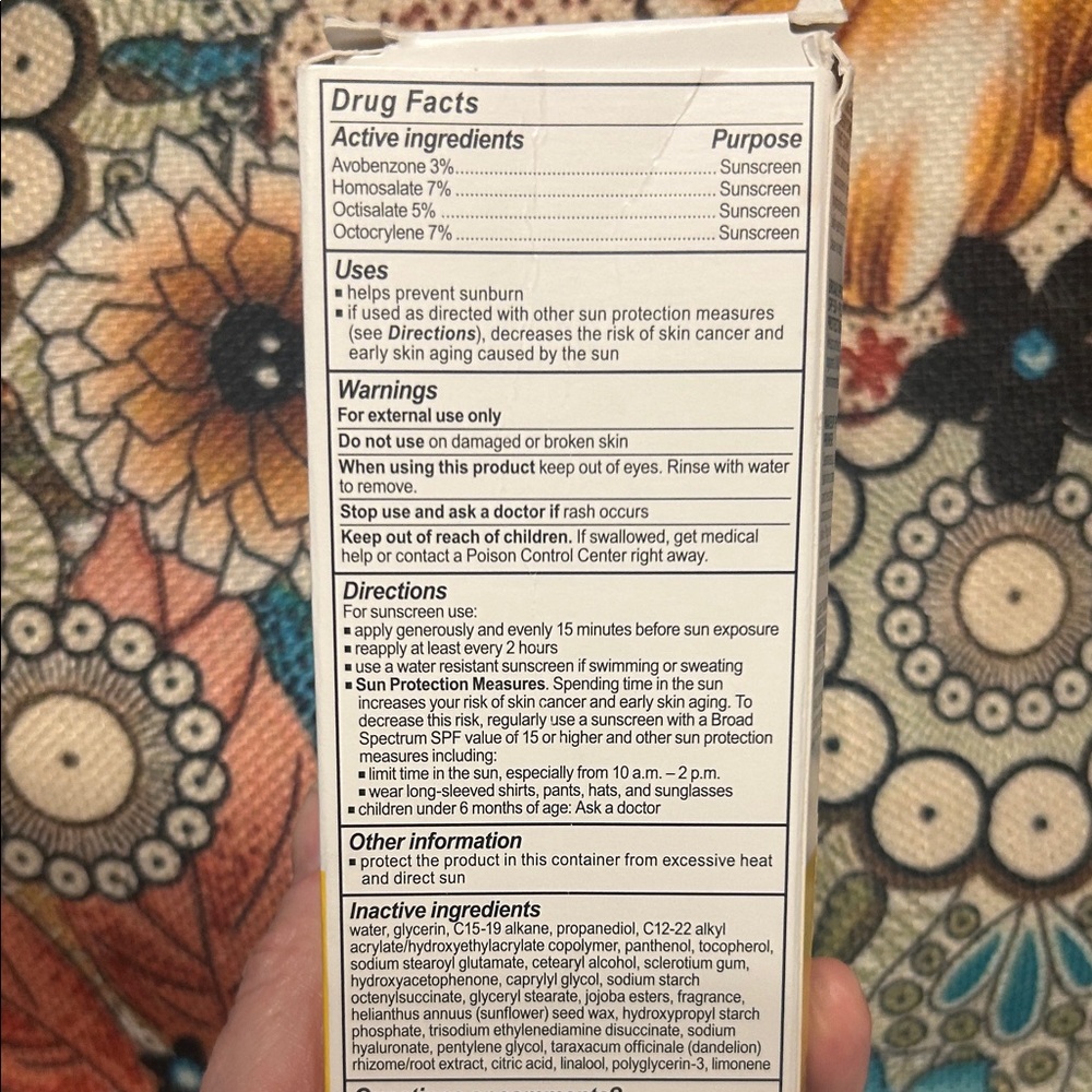 IT Cosmetics Invisible Hydrating Serum Sunscreen SPF 50 - Picture 3 of 5